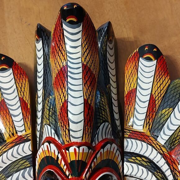 Handmade Beautiful Sri Lankan Traditional Cobra Tiki Mask - Picture 4 of 7